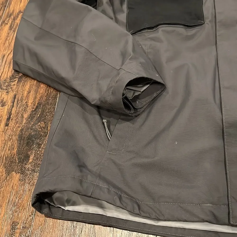 The North Face Hauser Nylon outdoor jacket grey and black size L in EUC big logo